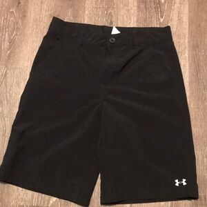 Under Armour boys Black Shorts